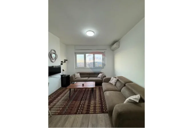 Tirane, jepet me qera apartament 2+1 , 100 m² 600 € 