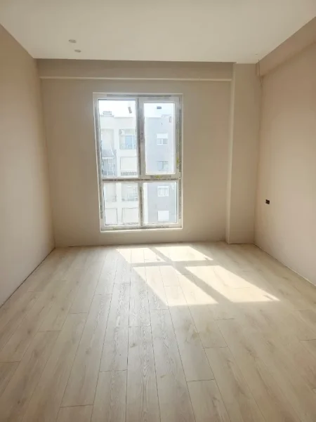 Tirane, jepet me qera apartament 2+1 Kati 7, 86 m² 800 € (Komuna e Parisit)