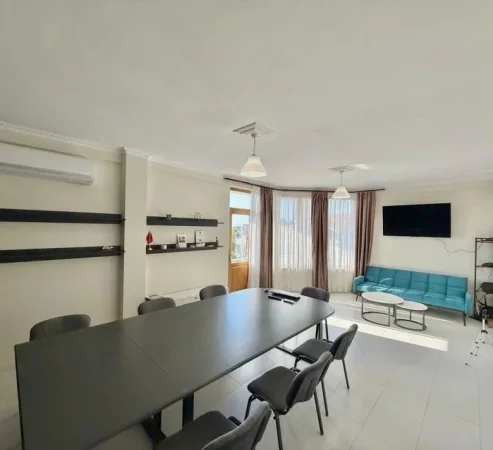 Tirane, jepet me qera ambjent biznesi Kati 1, 150 m² 600 € (Qytet Studenti)