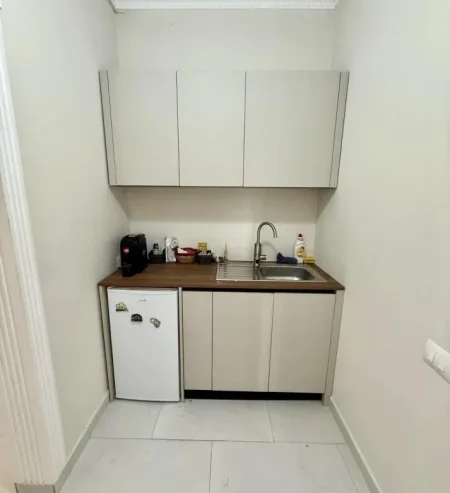Tirane, jepet me qera ambjent biznesi Kati 1, 150 m² 600 € (Qytet Studenti)