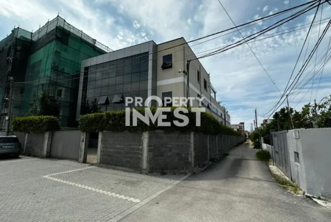 Durres, shitet ambjent biznesi Kati 0, 2.400 m² 1.100.000 € (Shkozet)