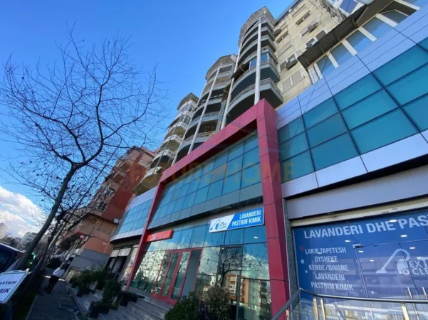 Tirane, shitet ambjent biznesi Kati 0, 290 m² 680.000 € (komuna e parisit)