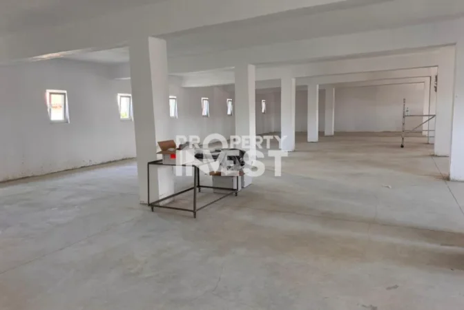 Durres, shitet ambjent biznesi Kati 0, 3.500 m² 2.400.000 € (Shkozet)