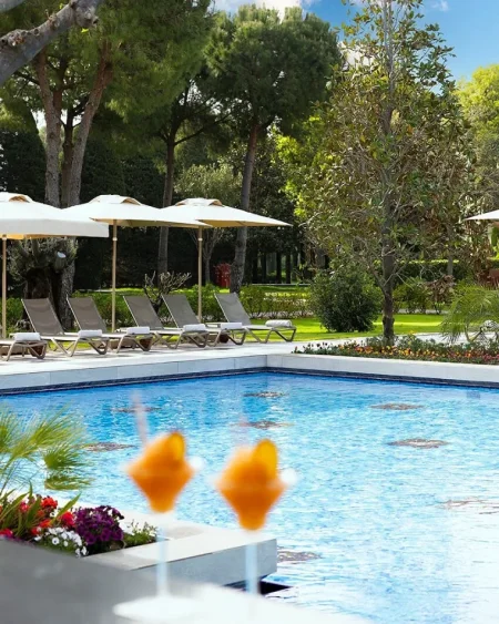 Tirane, oferte Pakete ne bregdet Hotelet GLORIA pjesa tjetër e botës nuk ekziston!