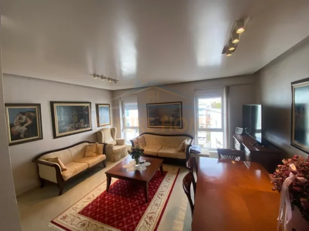 Tirane, shitet apartament 3+1 Kati 9, 98 m² 290.000 € (Kompleksi "Kontakt", 21 Dhjetori)