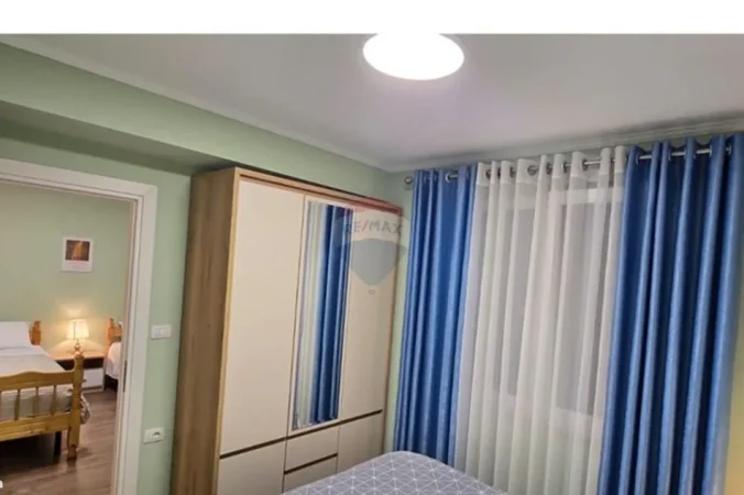 Tirane, jepet me qera apartament 2+1 Kati 3, 94 m² 800 € 