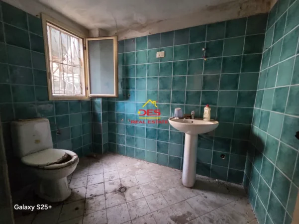 Vlore, shitet ambjent biznesi Kati 0, 50 m² 60.000 € (Rruga Hajredin Haxhiraj)