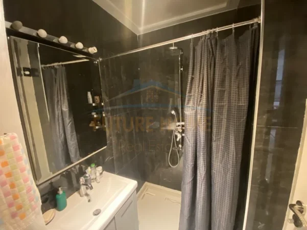 Tirane, shitet apartament 3+1 Kati 9, 98 m² 290.000 € (KOMPLEKSI KONTAKT , 21 Dhjetori)