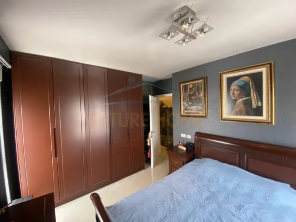 Tirane, shitet apartament 3+1 Kati 9, 98 m² 290.000 € (KOMPLEKSI KONTAKT , 21 Dhjetori)
