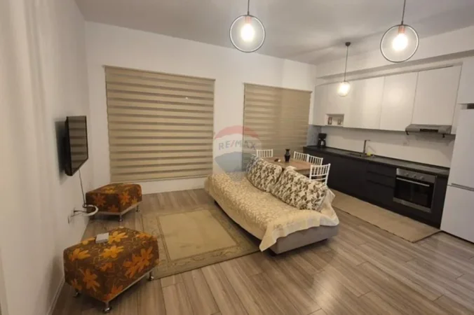 Tirane, jepet me qera apartament 2+1 Kati 4, 76 m² 500 € (kompleksi mangalem)
