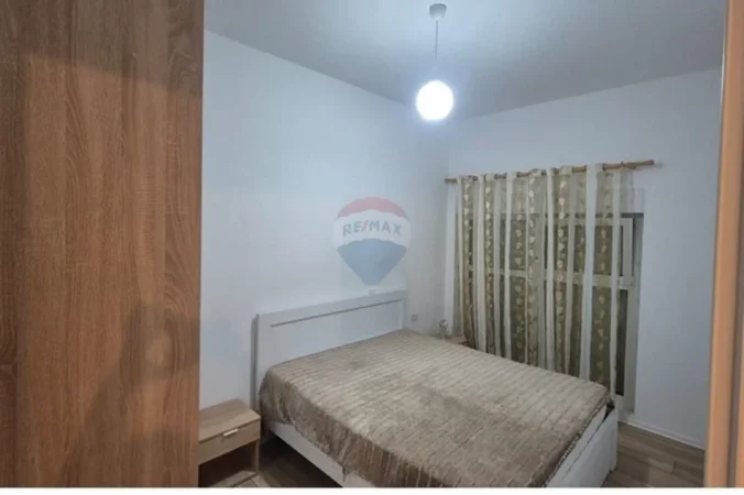 Tirane, jepet me qera apartament 2+1 Kati 4, 76 m² 500 € (kompleksi mangalem)