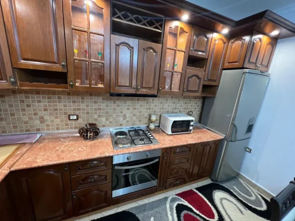 Jepet me qira apartament 2+1, 500 € , ne Don Bosko