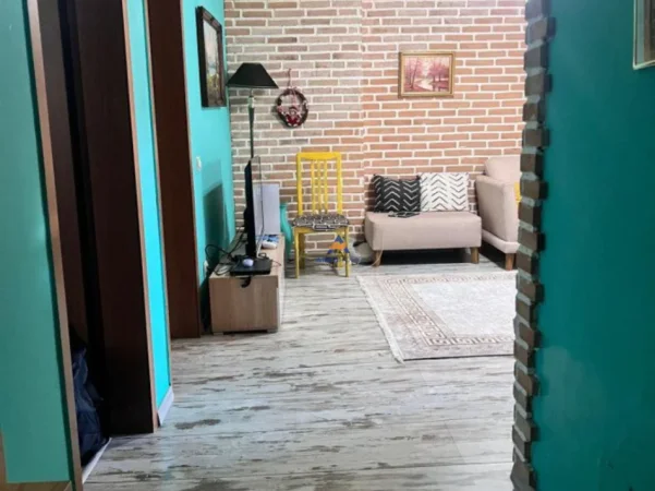 Tirane, jepet me qera apartament 2+1+Ballkon Kati 8, 100 m² 679 € (KOMUNA E PARISIT)