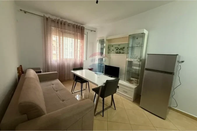 Tirane, jepet me qera apartament 1+1 Kati 3, 49 m² 450 € 