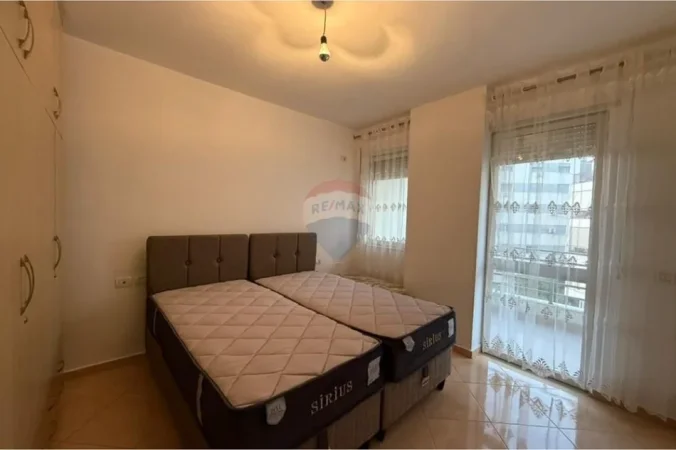 Tirane, jepet me qera apartament 1+1 Kati 3, 49 m² 450 € 