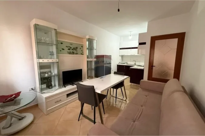 Tirane, jepet me qera apartament 1+1 Kati 3, 49 m² 450 € 