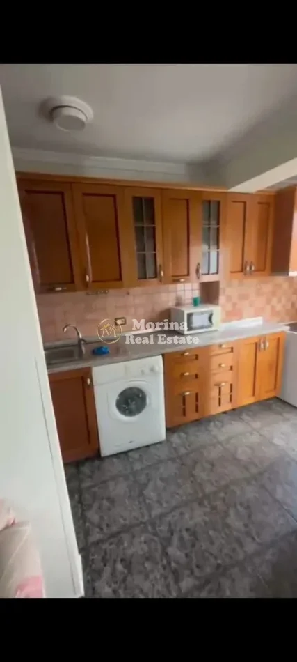 Tirane, shitet apartament 1+1 Kati 4, 54 m² 117.000 € (Rruga Kavajes)