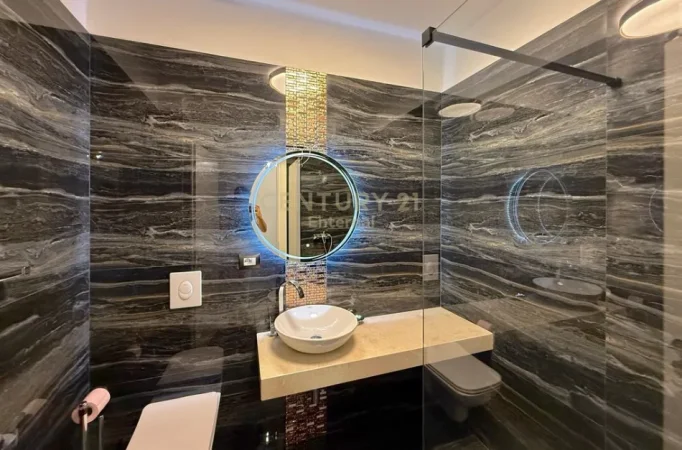 Tirane, jepet me qera apartament 2+1 Kati 9, 125 m² 850 € (Spitali Amerikan 3)