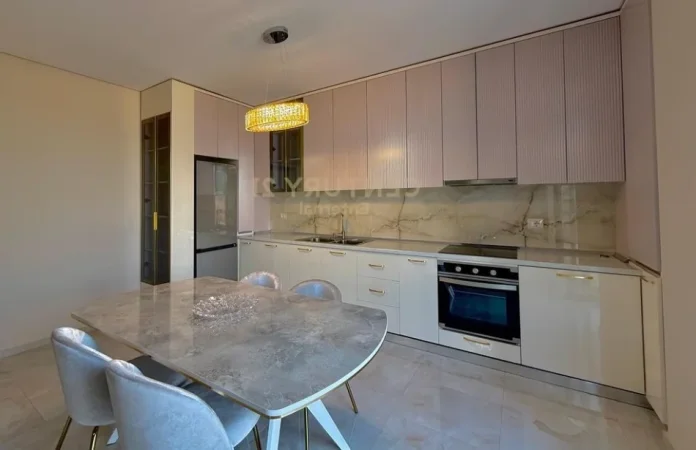 Tirane, jepet me qera apartament 2+1 Kati 9, 125 m² 850 € (Spitali Amerikan 3)