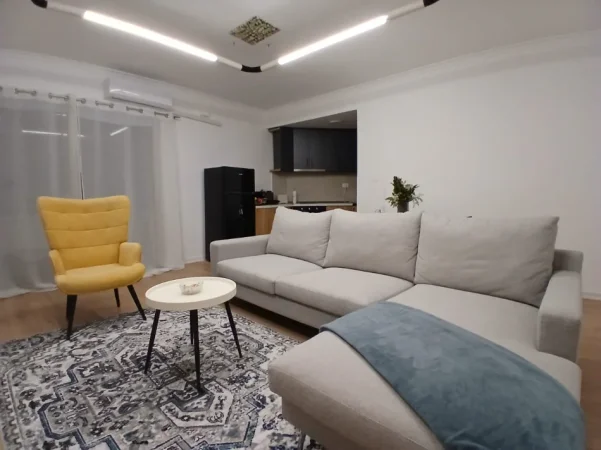 Tirane, jepet me qera apartament 1+1+Ballkon Kati 2, 65 m² 550 € 