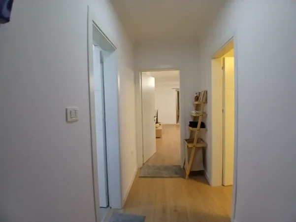 Tirane, jepet me qera apartament 1+1+Ballkon Kati 2, 65 m² 550 € 