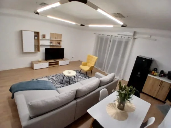 Tirane, jepet me qera apartament 1+1+Ballkon Kati 2, 65 m² 550 € 