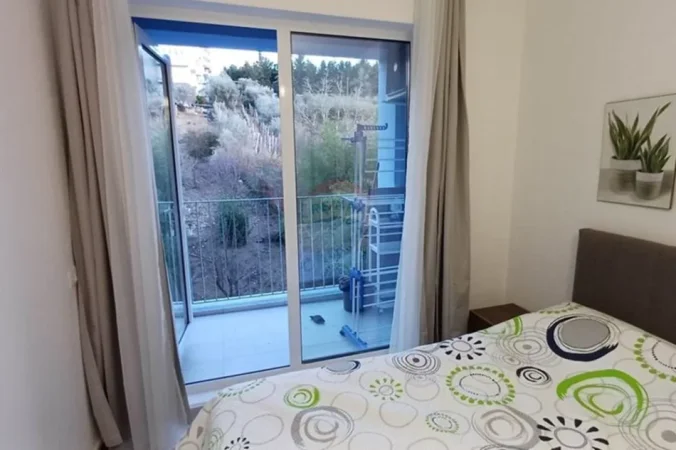 Tirane, jepet me qera apartament 1+1 Kati 3, 61 m² 500 € (Rezidenca OXA)