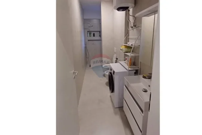 Tirane, jepet me qera apartament 1+1 Kati 3, 61 m² 500 € (Rezidenca OXA)