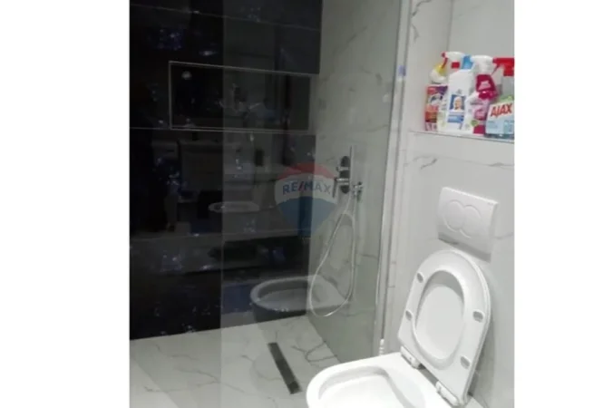 Tirane, jepet me qera apartament 2+1 Kati 5, 100 m² 850 € (Rrug Frosina Plaku)