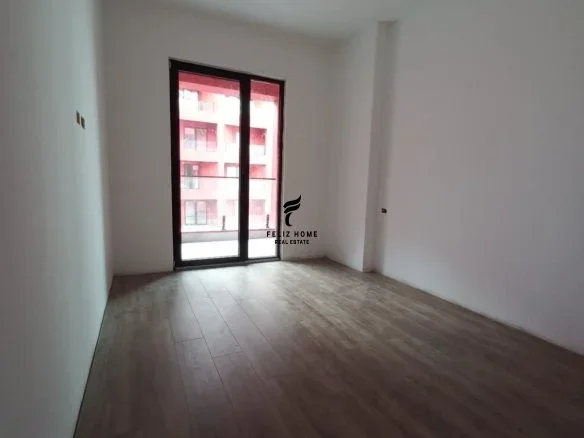 Tirane, jepet me qera zyre Kati 1, 70 m² 700 € (RRUGA E DIBRES)