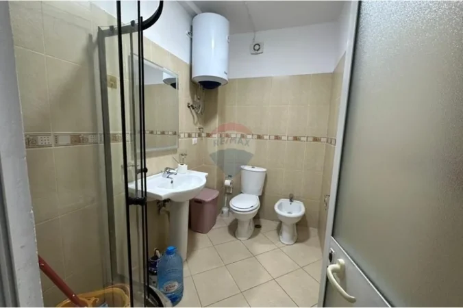 Tirane, jepet me qera Vile 2+1 Kati 2, 120 m² 550 € 
