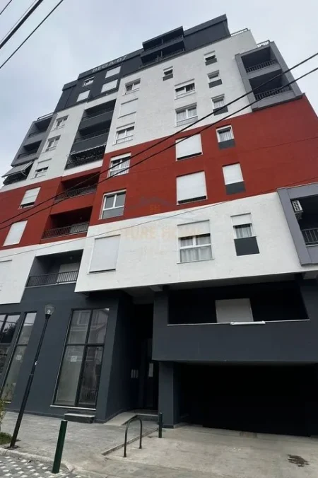 Tirane, shes apartament 2+1+Ballkon Kati 1, 117 m² 198.000 € (5 Maj)