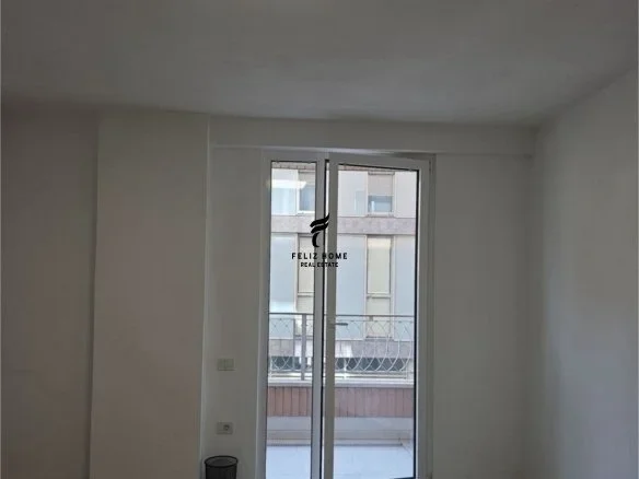 Tirane, jepet me qera zyre Kati 1, 74 m² 1.260 € (STADIUMI AIR ALBANIA)