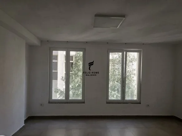 Tirane, jepet me qera zyre Kati 1, 74 m² 1.260 € (STADIUMI AIR ALBANIA)