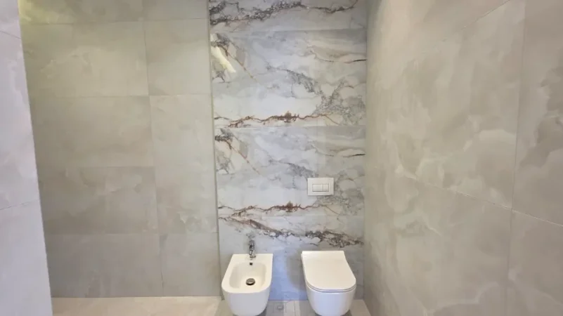 Vlore - Lungomare, shitet apartament 2+1 Kati 10, 110 m² 242.000 € (Rruga Murat Terbaci, Vlore)