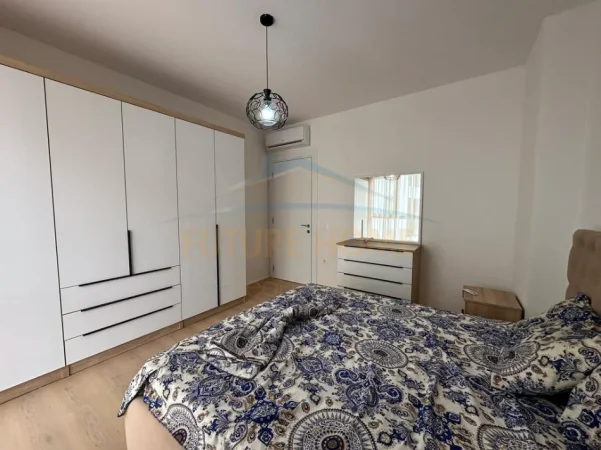 Tirane, jepet me qera apartament 2+1 Kati 4, 108 m² 550 € (Kompleksi Molla prane Unazes se Re)