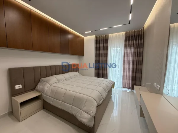 Tirane, jepet me qera apartament 1+1 , 82 m² 1.000 € (Zogu i Zi)