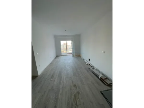 Tirane, shes apartament 2+1+Ballkon Kati 6, 98 m² 162.000 € (Kompleksi Aura)