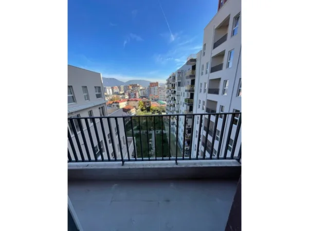 Tirane, shes apartament 2+1+Ballkon Kati 6, 98 m² 162.000 € (Kompleksi Aura)