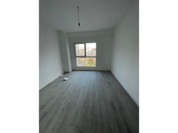 Tirane, shes apartament 2+1+Ballkon Kati 6, 98 m² 162.000 € (Kompleksi Aura)