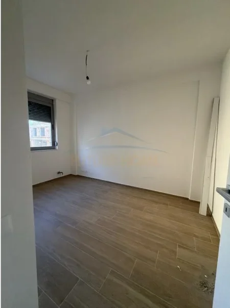 Durres, shitet apartament 1+1+Ballkon Kati 4, 58 m² 82.000 € 