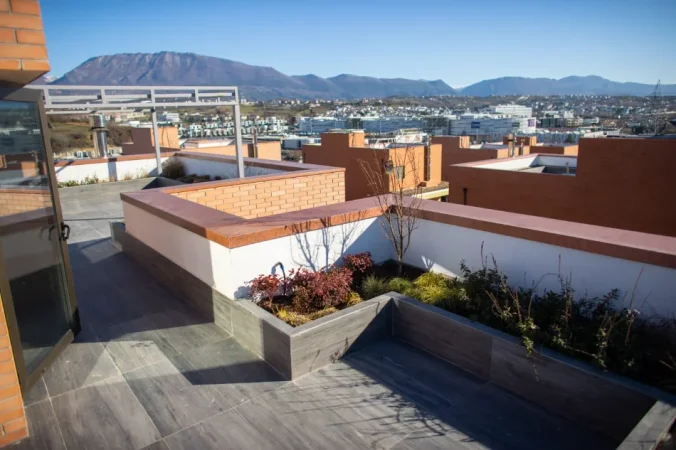 Tirane, jepet me qera Vile 3 Katshe , 480 m² 5.000 € (TEG – Tirana East Gate)