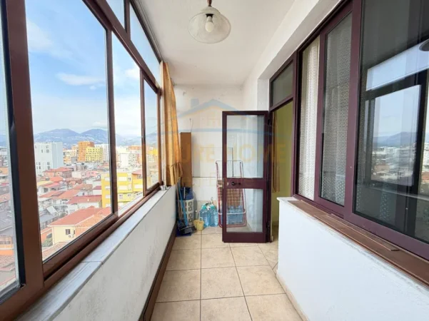 Tirane, shitet apartament 2+1+2+Ballkon Kati 8, 106 m² 276.000 € (Pazari i Ri)