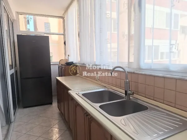 Tirane, jepet me qera apartament 3+1 Kati 5, 110 m² 750 € (Rruga Siri Kodra)