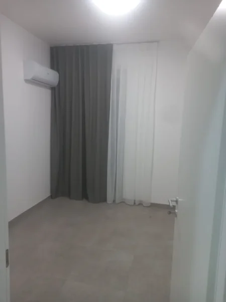 Tirane, jepet me qera apartament 2+1+Ballkon Kati 2, 85 m² 400 mije leke secila