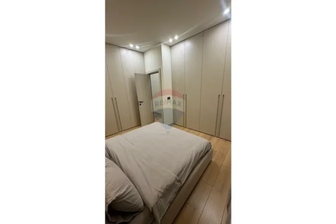 Tirane, jepet me qera 2+1 , 66 m² 1.800 € (Rruga e Kosovareve)