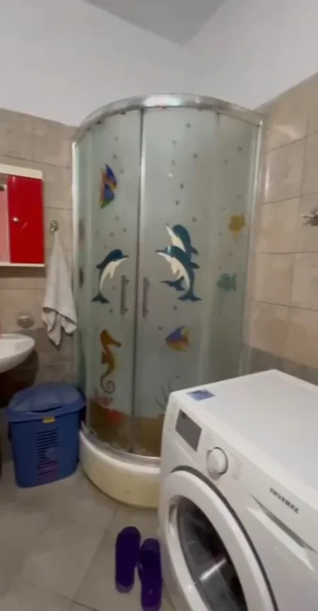 Tirane, jepet me qera apartament 2+1 Kati 7, 75 m² 350 € 