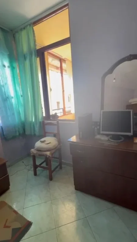 Tirane, jepet me qera apartament 2+1 Kati 7, 75 m² 350 € 