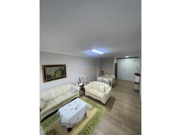 Tirane, shes apartament 2+1 Kati 3, 108 m² (Qender)