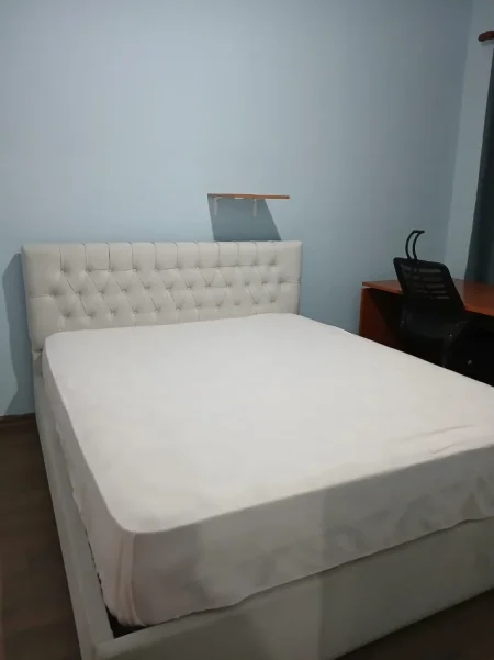 Jepet me qira apartament 2+1 , 400 € , ne Fresk